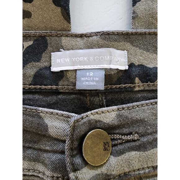 New York & Company Women's Size 12 Camouflage Pants - Picture 4 of 5